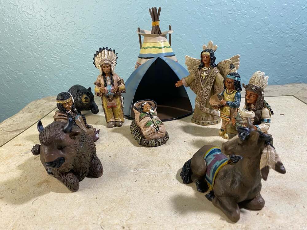 Vintage 2003 WMG Native American Indian Nativity Figure Set with Metal Teepee
